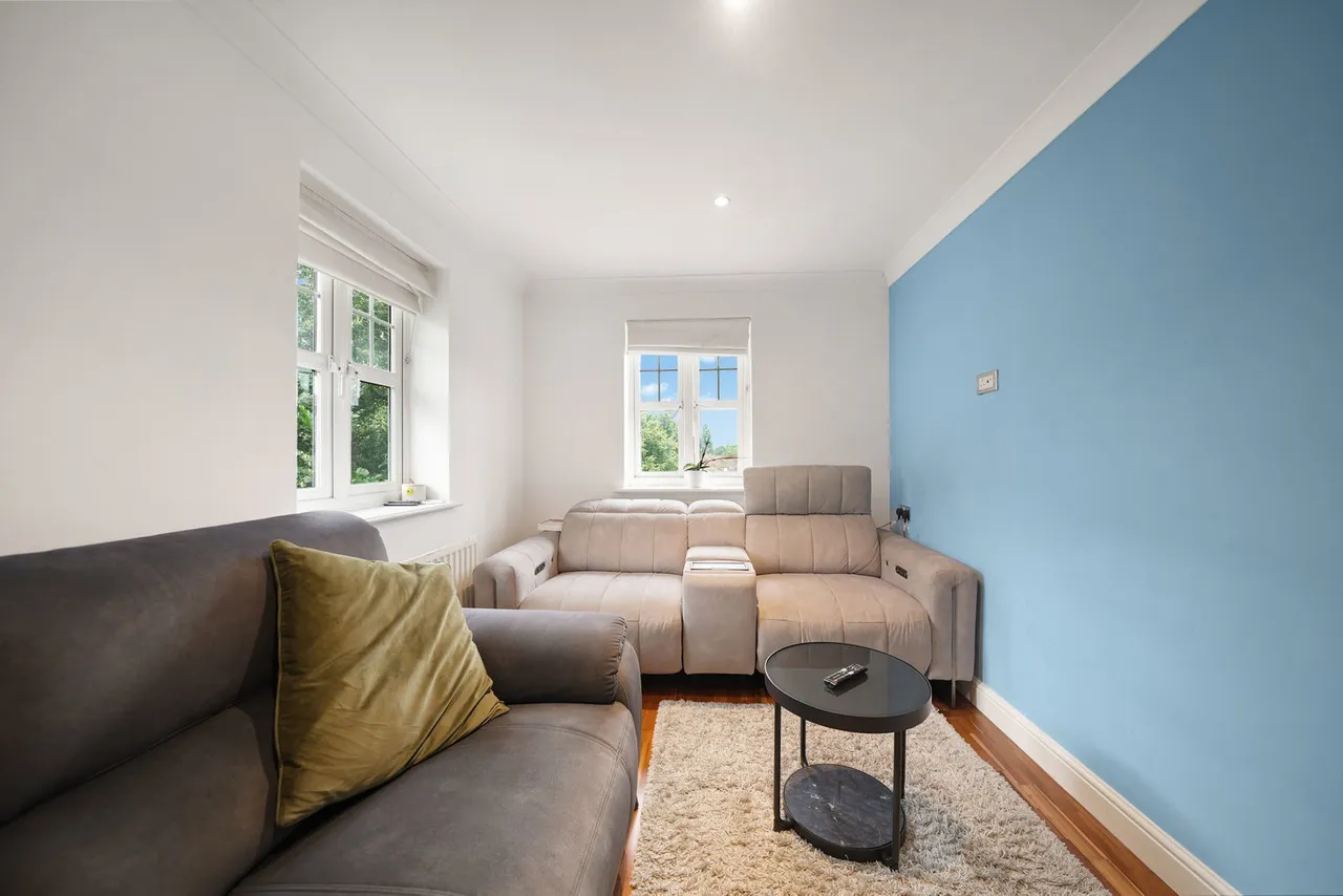 Arlington Green, Mill Hill East, NW7 1GW, photo 2