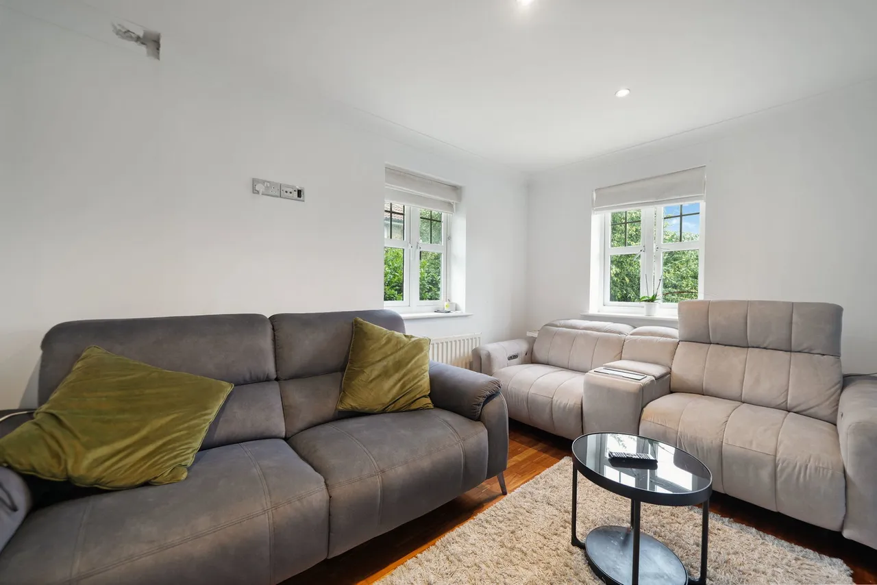 Arlington Green, Mill Hill East, NW7 1GW, photo 3