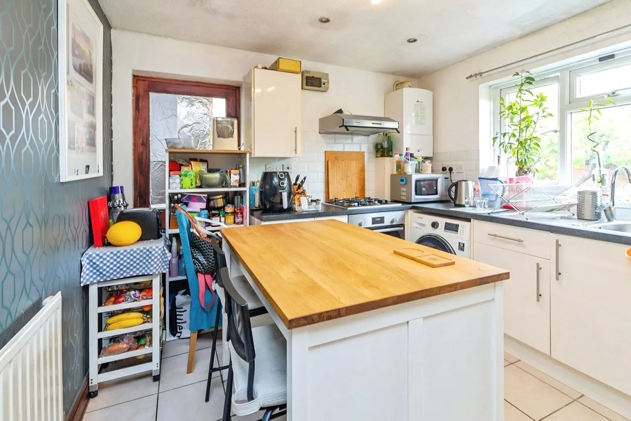 Bradwell Road, New Bradwell, MK13, photo 3