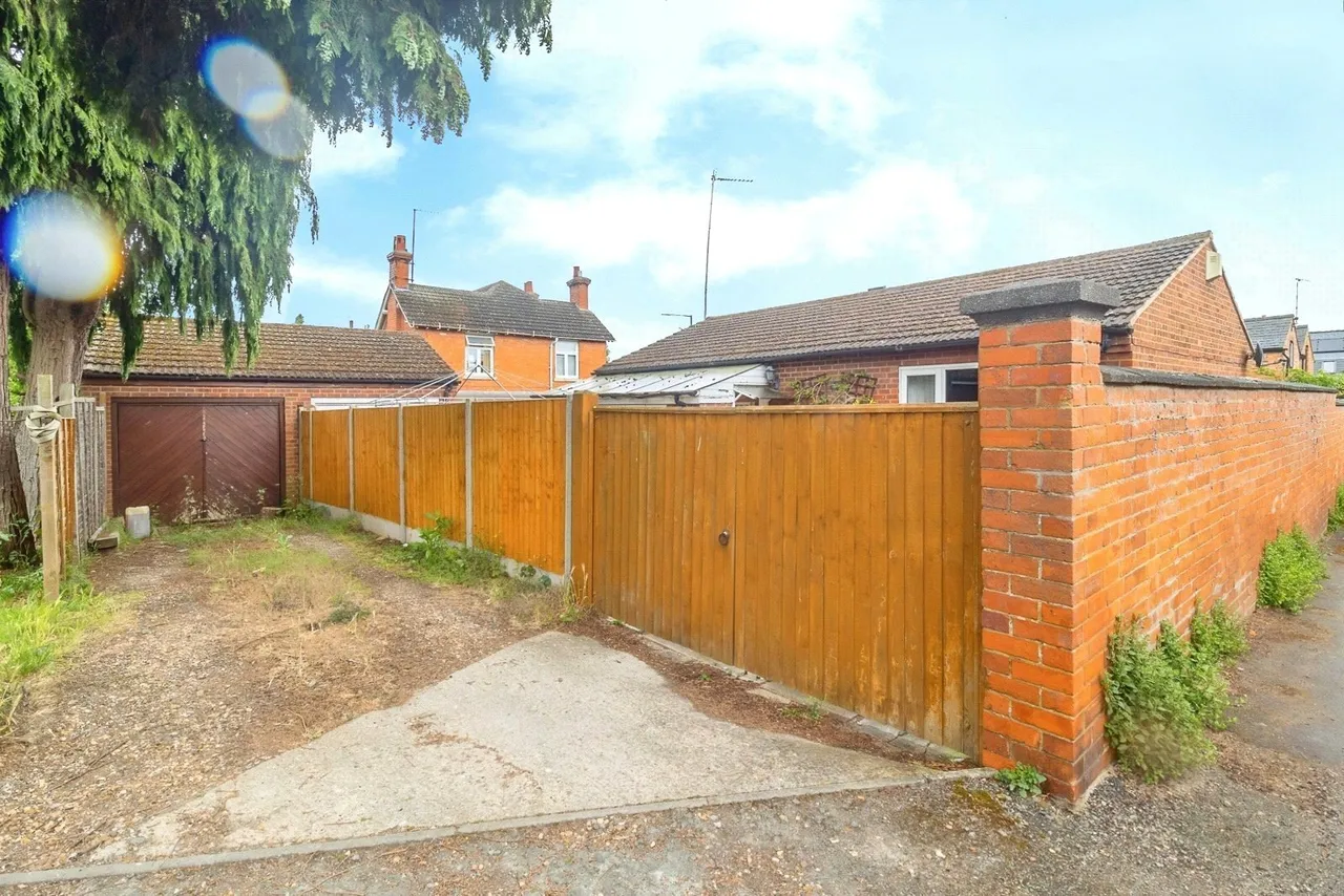 Bradwell Road, New Bradwell, MK13, photo 14