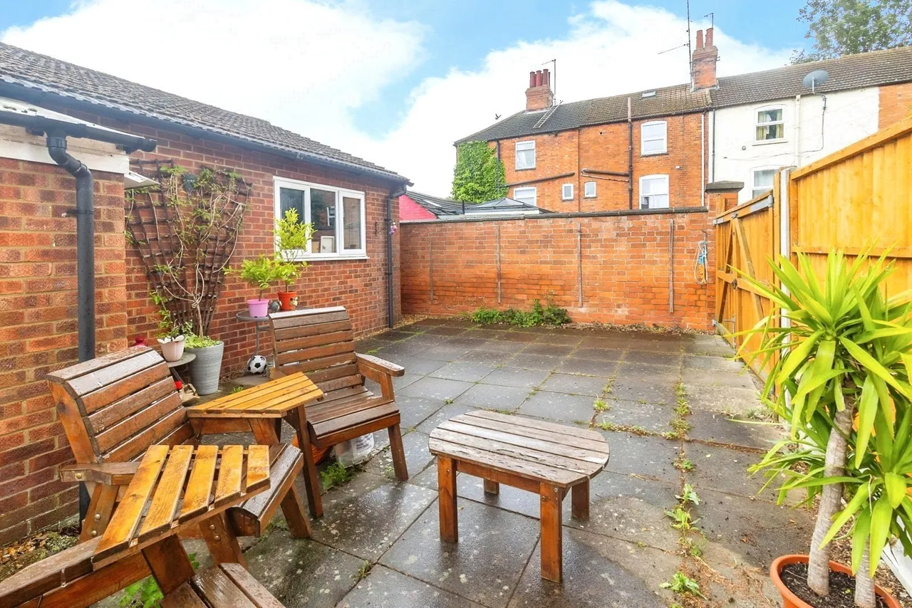 Bradwell Road, New Bradwell, MK13, photo 16