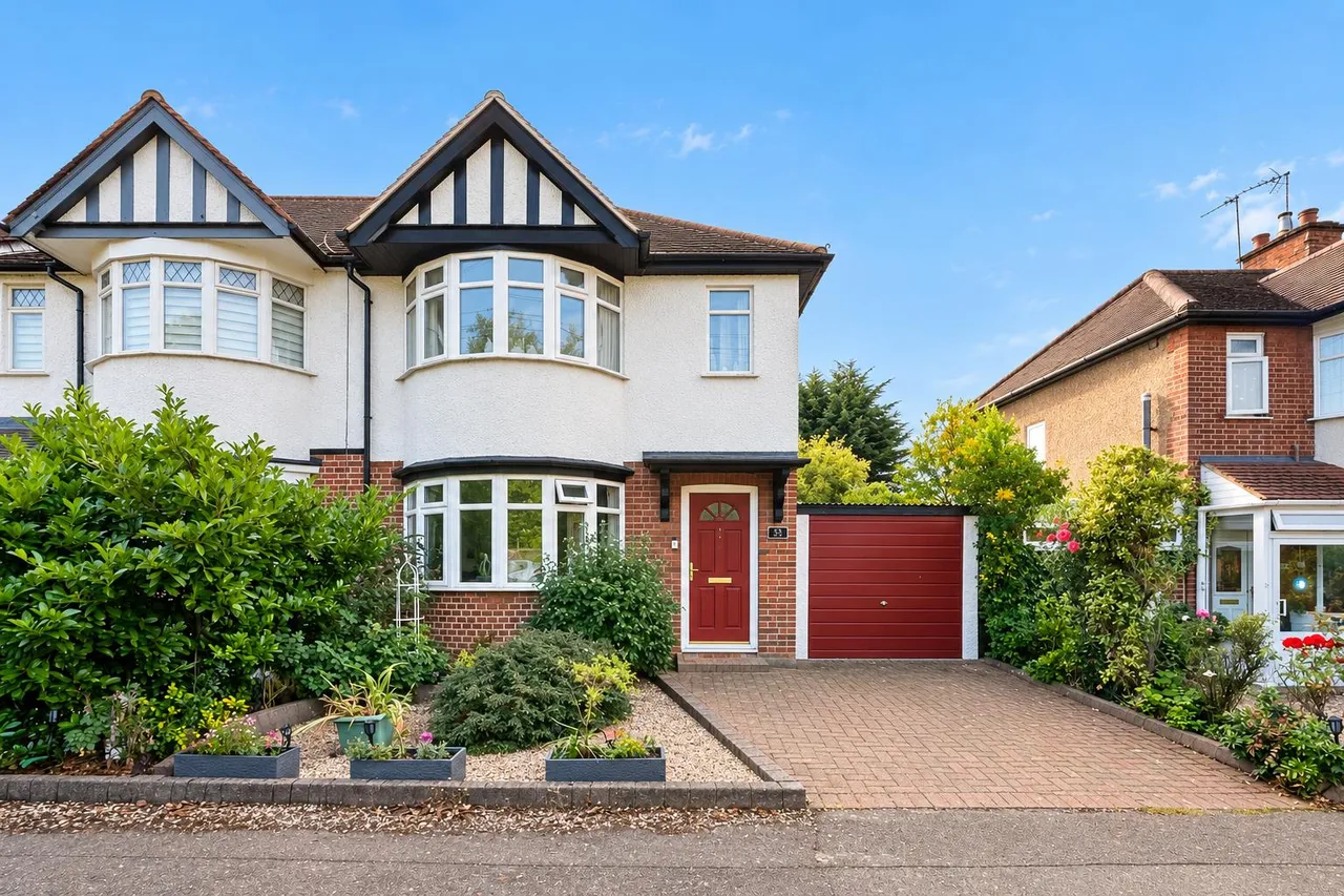 2 bed property for sale, Linden Close, Ruislip