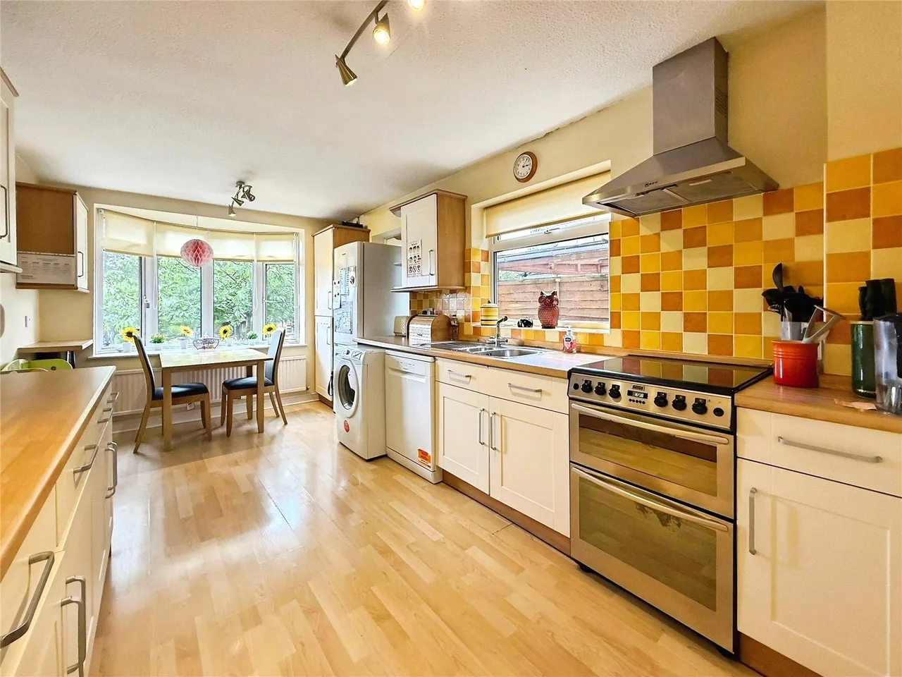Peterhouse Close, Owlsmoor, Sandhurst, Berkshire, GU47 0XD, photo 4