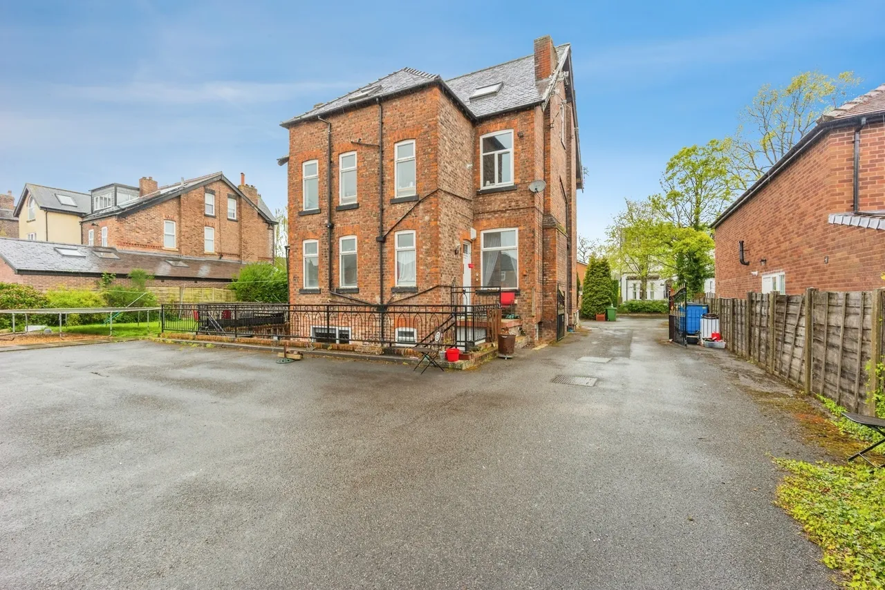 Queens Road, Sale, Greater Manchester, M33, photo 9