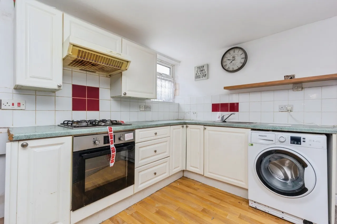 Queens Road, Sale, Greater Manchester, M33, photo 4