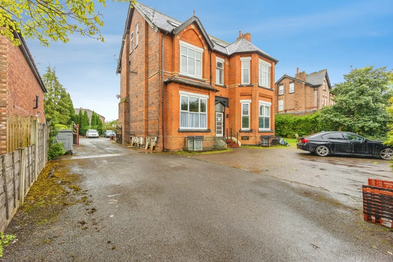 1 bed flat for sale — Queens Road, Sale, Greater Manchester, M33