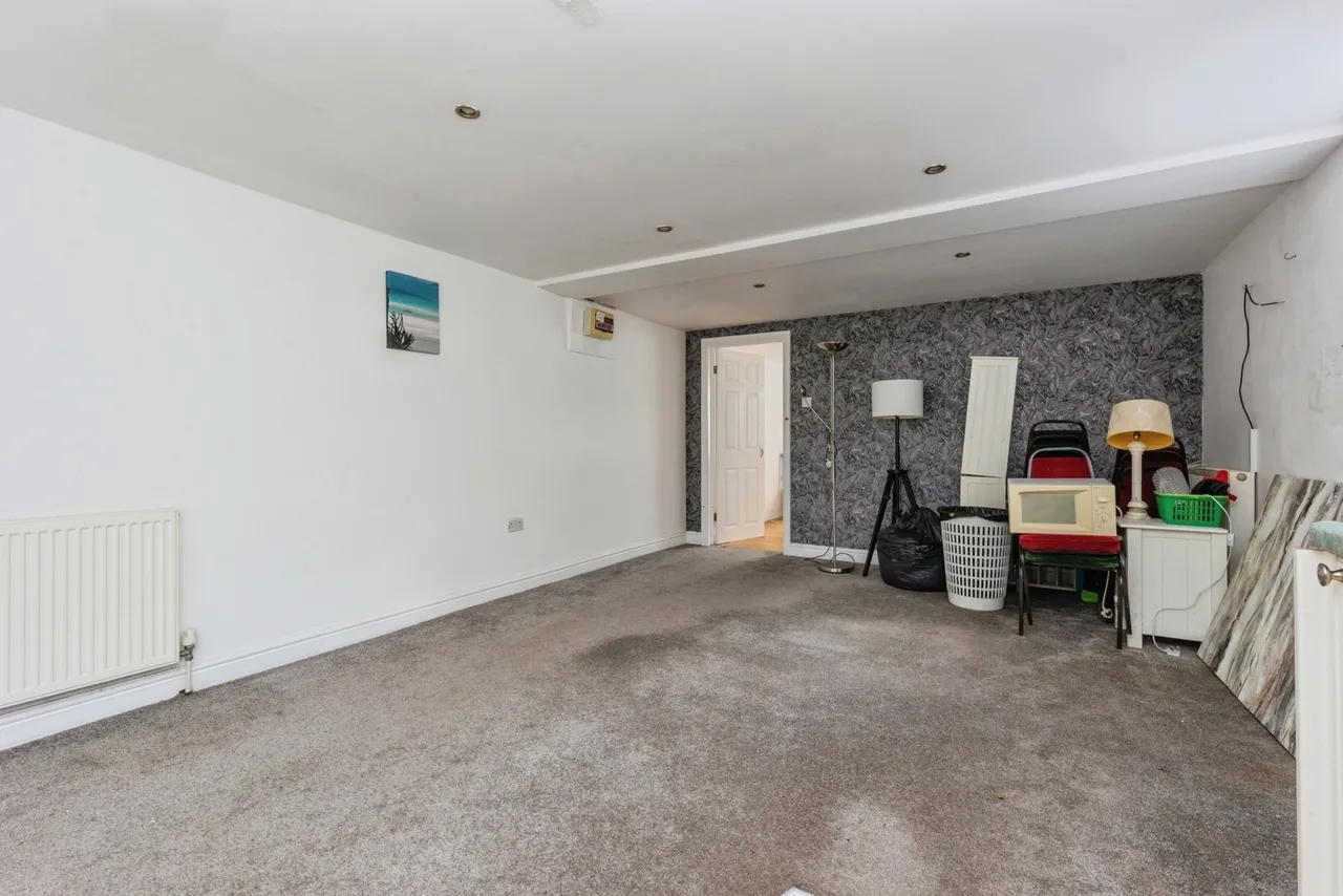 Queens Road, Sale, Greater Manchester, M33, photo 2