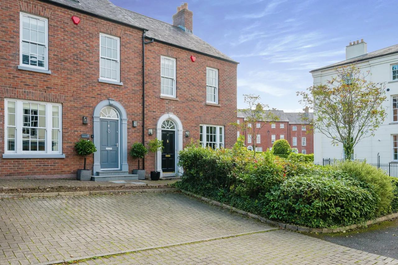 3 bed house for sale — Kilwarlin Avenue, Hillsborough, BT26