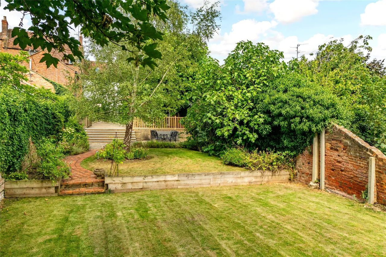 Castle Street, Buckingham, MK18, photo 28