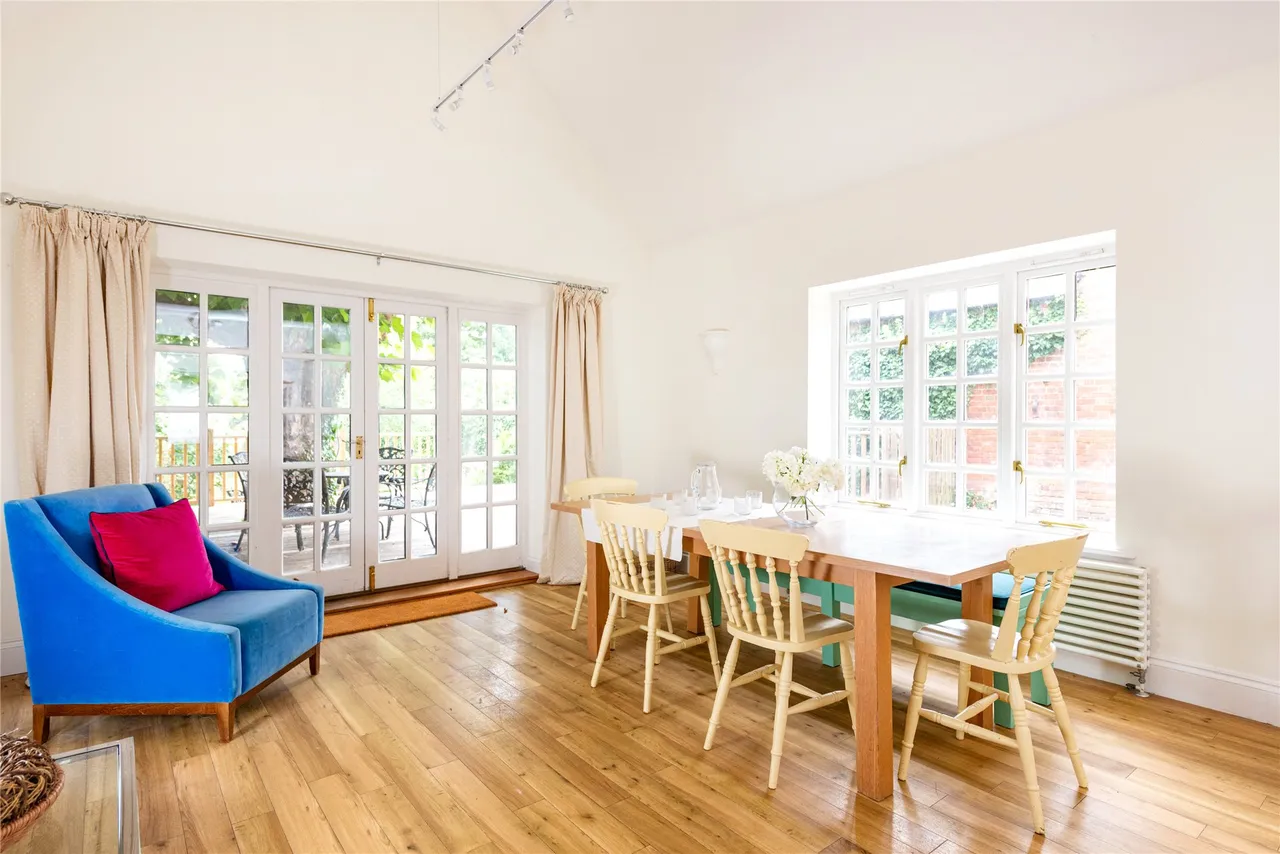 Castle Street, Buckingham, MK18, photo 11