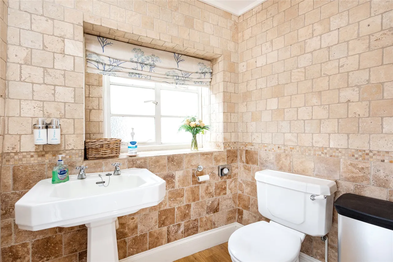 Castle Street, Buckingham, MK18, photo 12