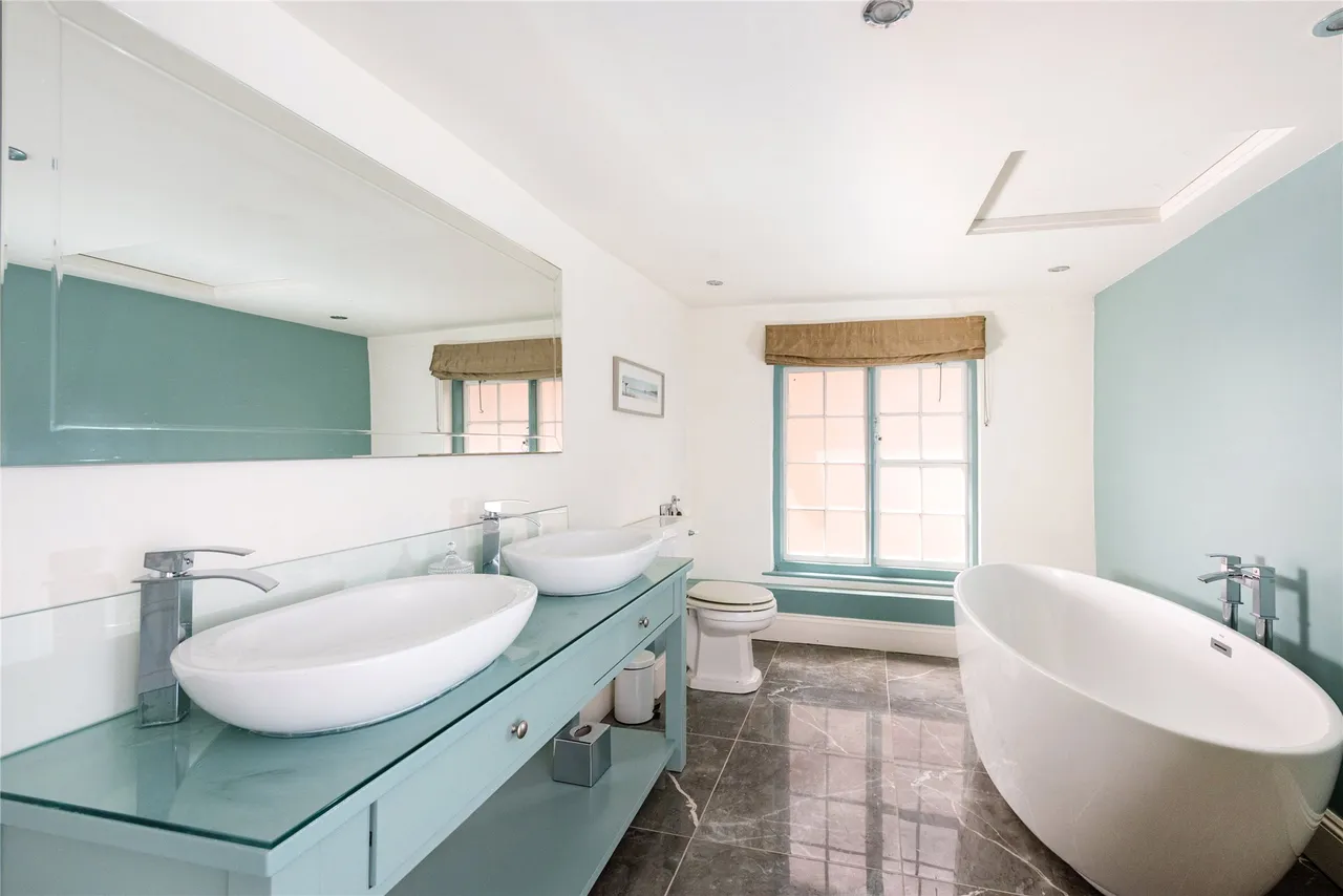 Castle Street, Buckingham, MK18, photo 15
