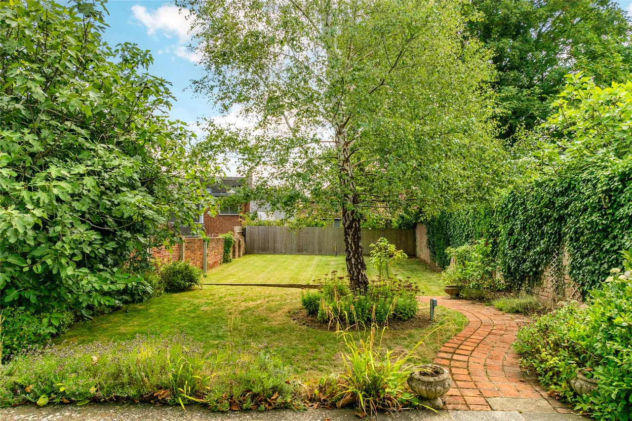 Castle Street, Buckingham, MK18, photo 29