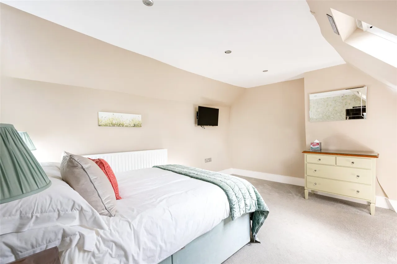 Castle Street, Buckingham, MK18, photo 22