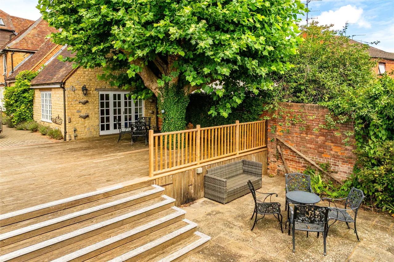 Castle Street, Buckingham, MK18, photo 27