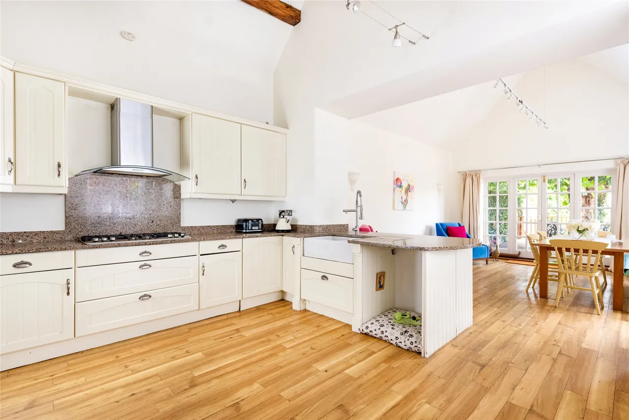 Castle Street, Buckingham, MK18, photo 9