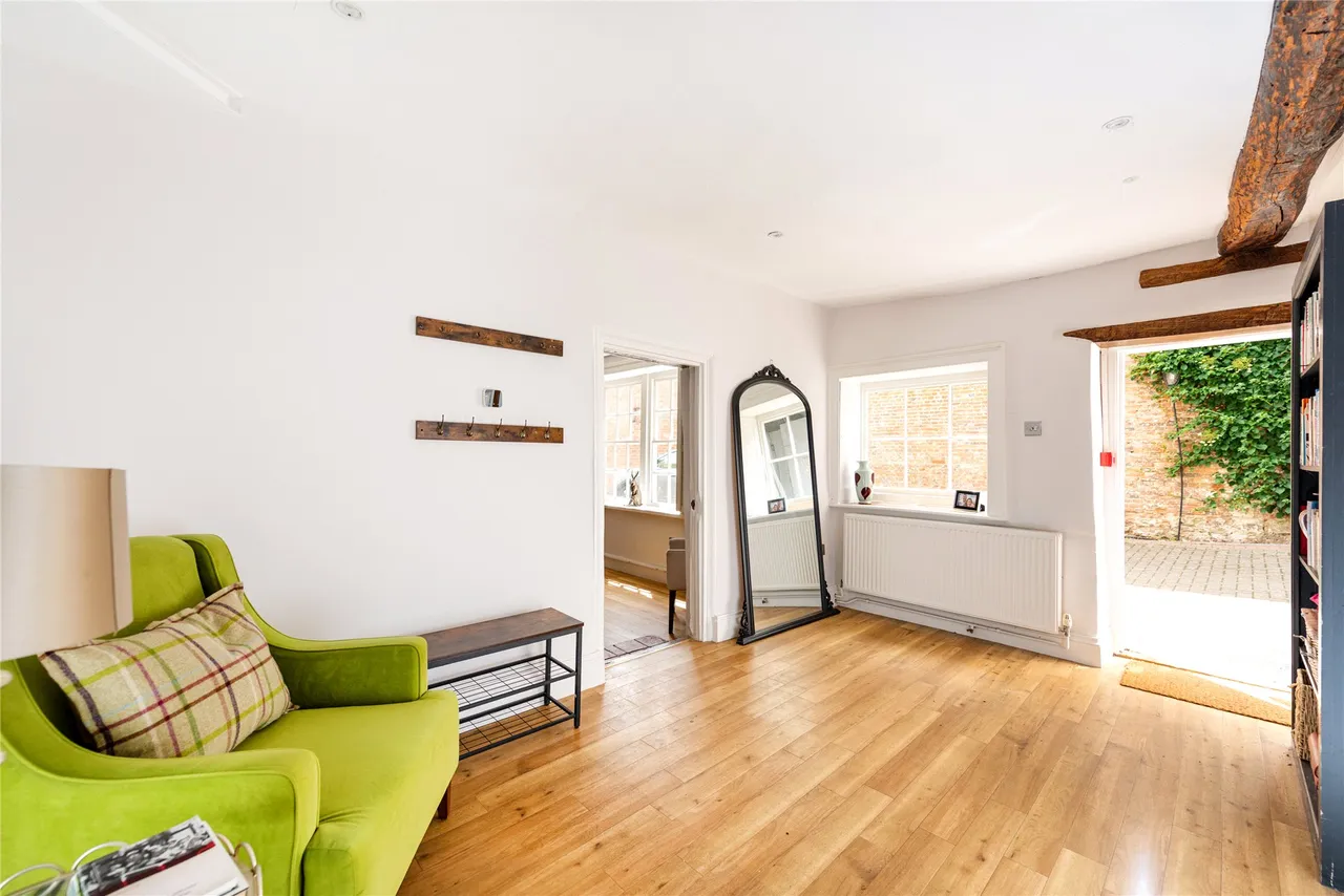 Castle Street, Buckingham, MK18, photo 8