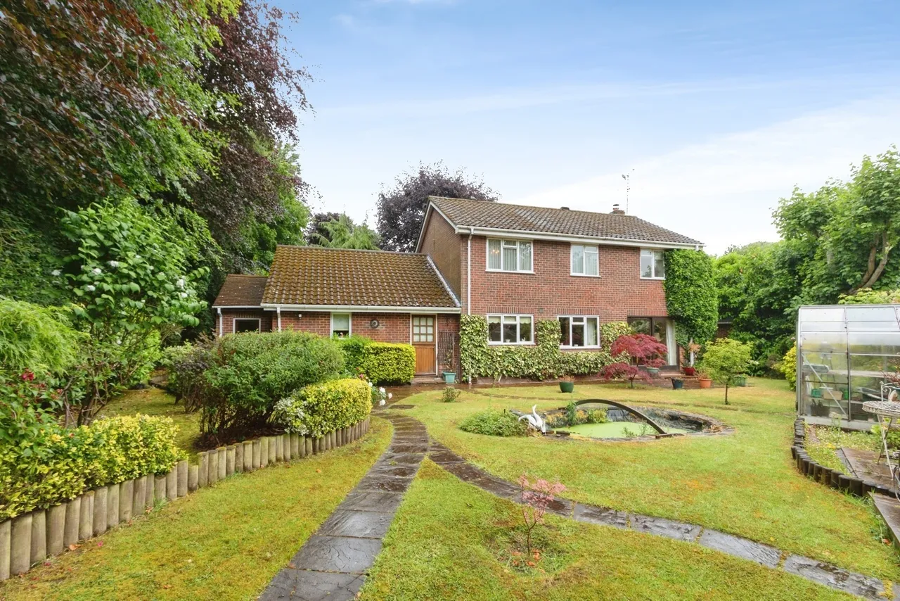4 bed house for sale, The Harrow Way, Basingstoke, RG22