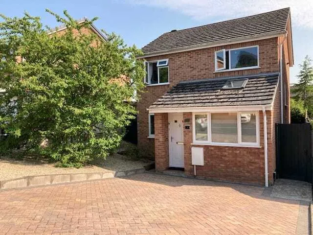 3 bed house for sale, Hood Close, Glastonbury, BA6