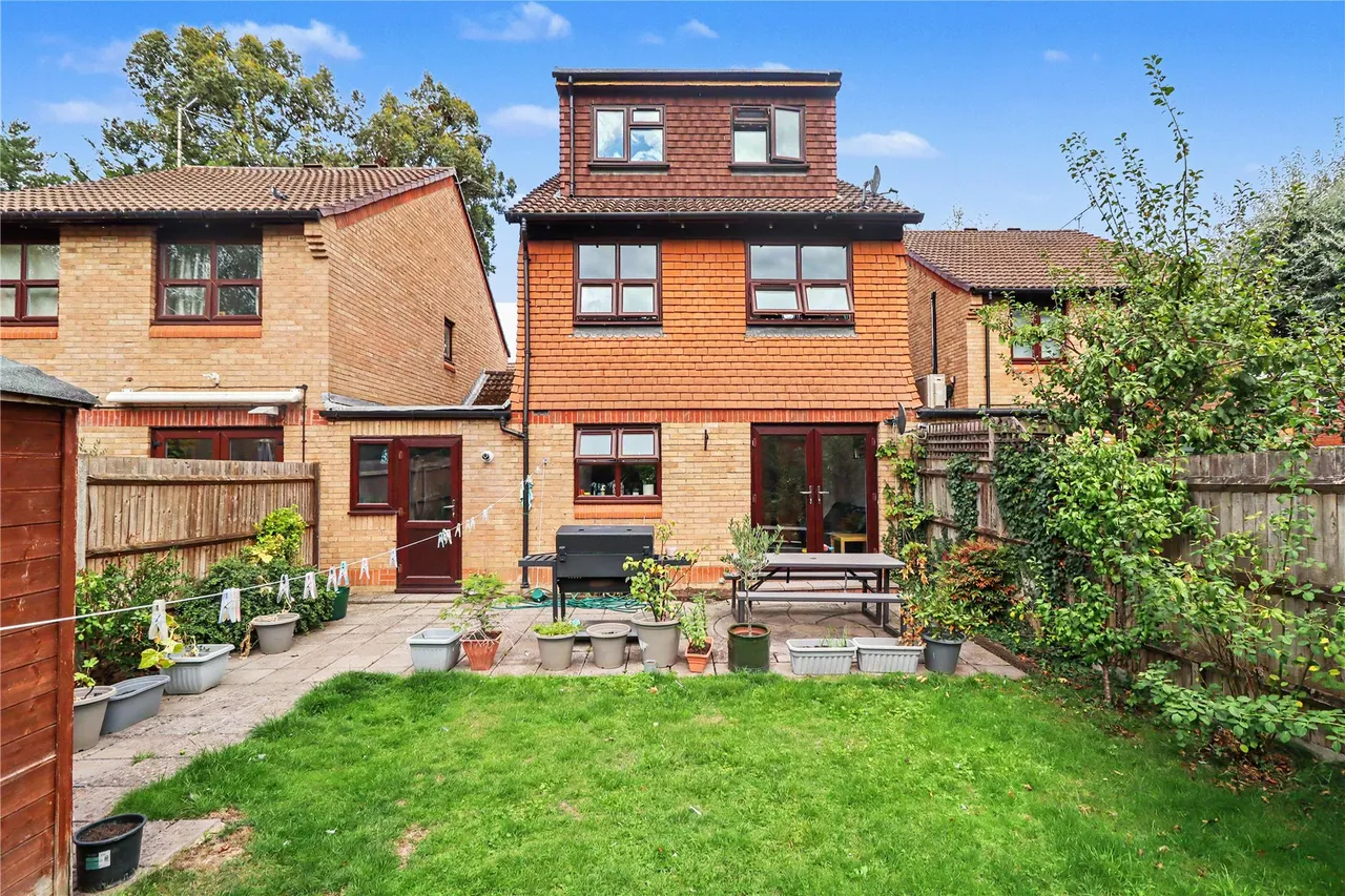 Merrivale Gardens, Woking, GU21, photo 15