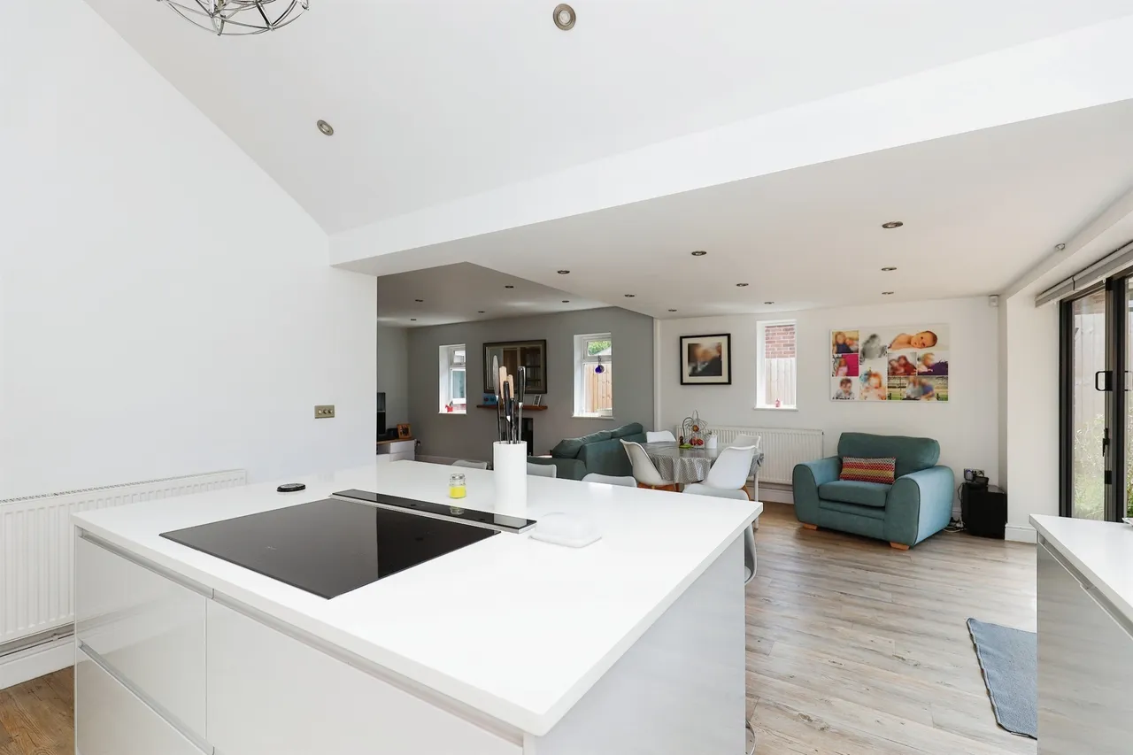 Gwernrhuddi Road, Cardiff, CF23, photo 29