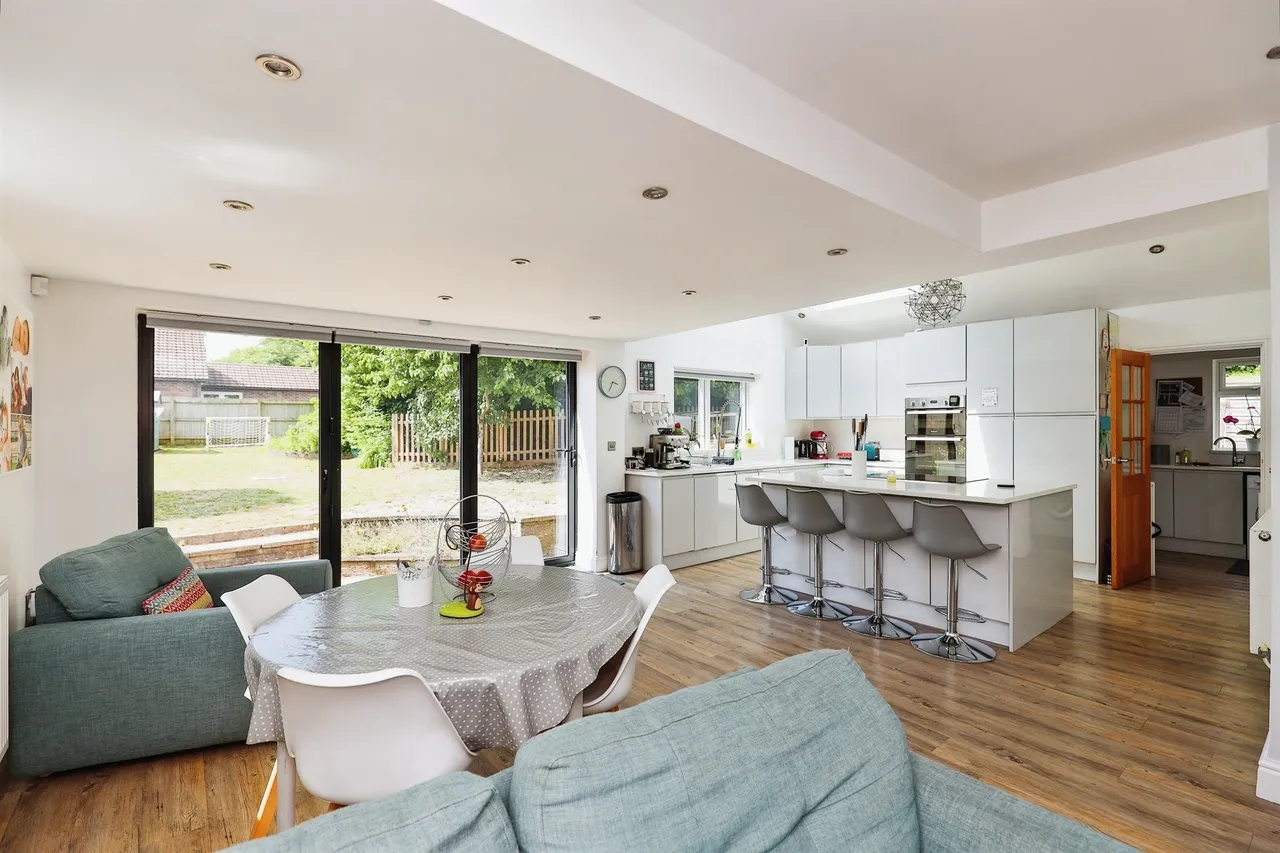 Gwernrhuddi Road, Cardiff, CF23, photo 5