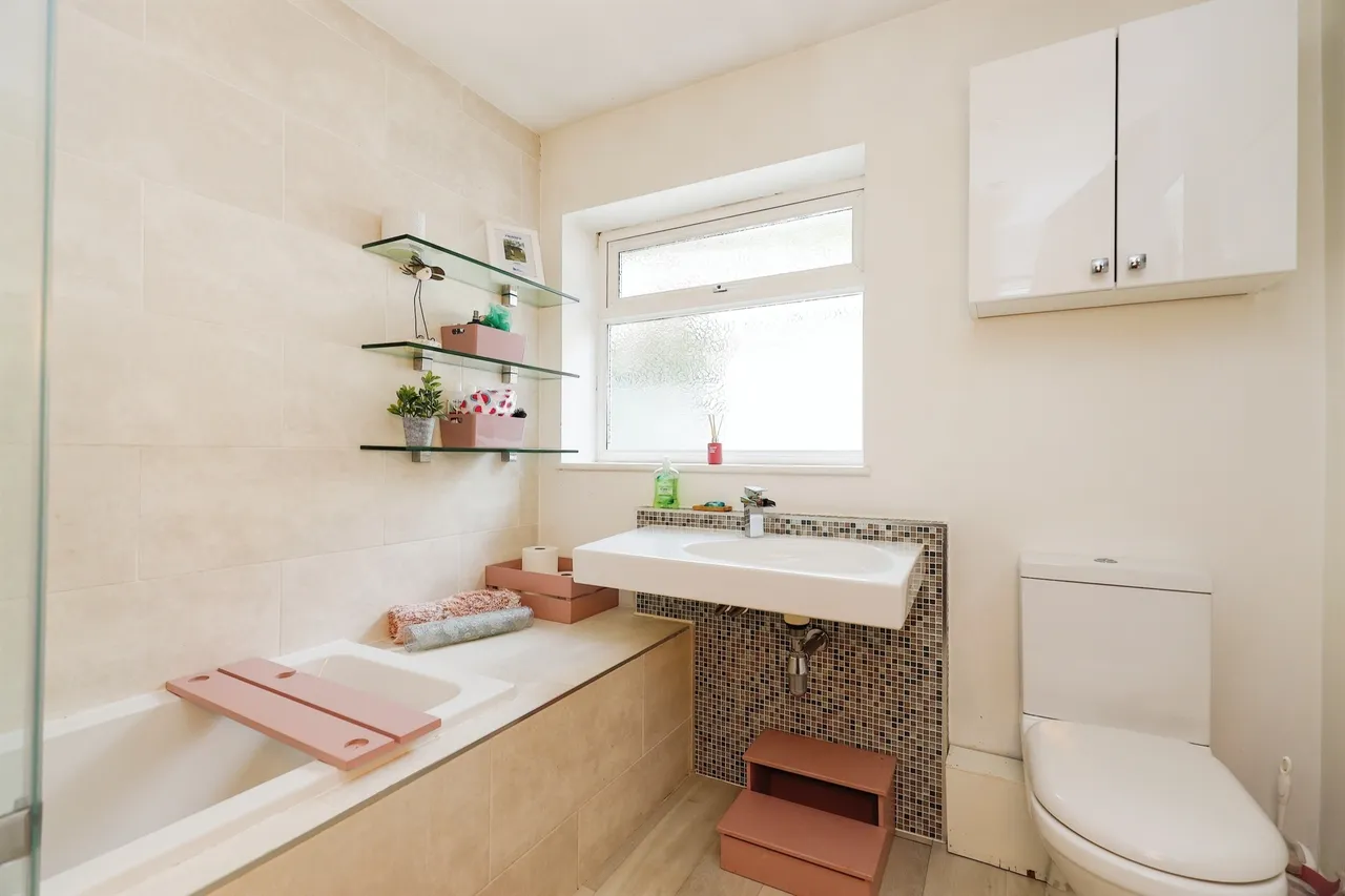 Gwernrhuddi Road, Cardiff, CF23, photo 17