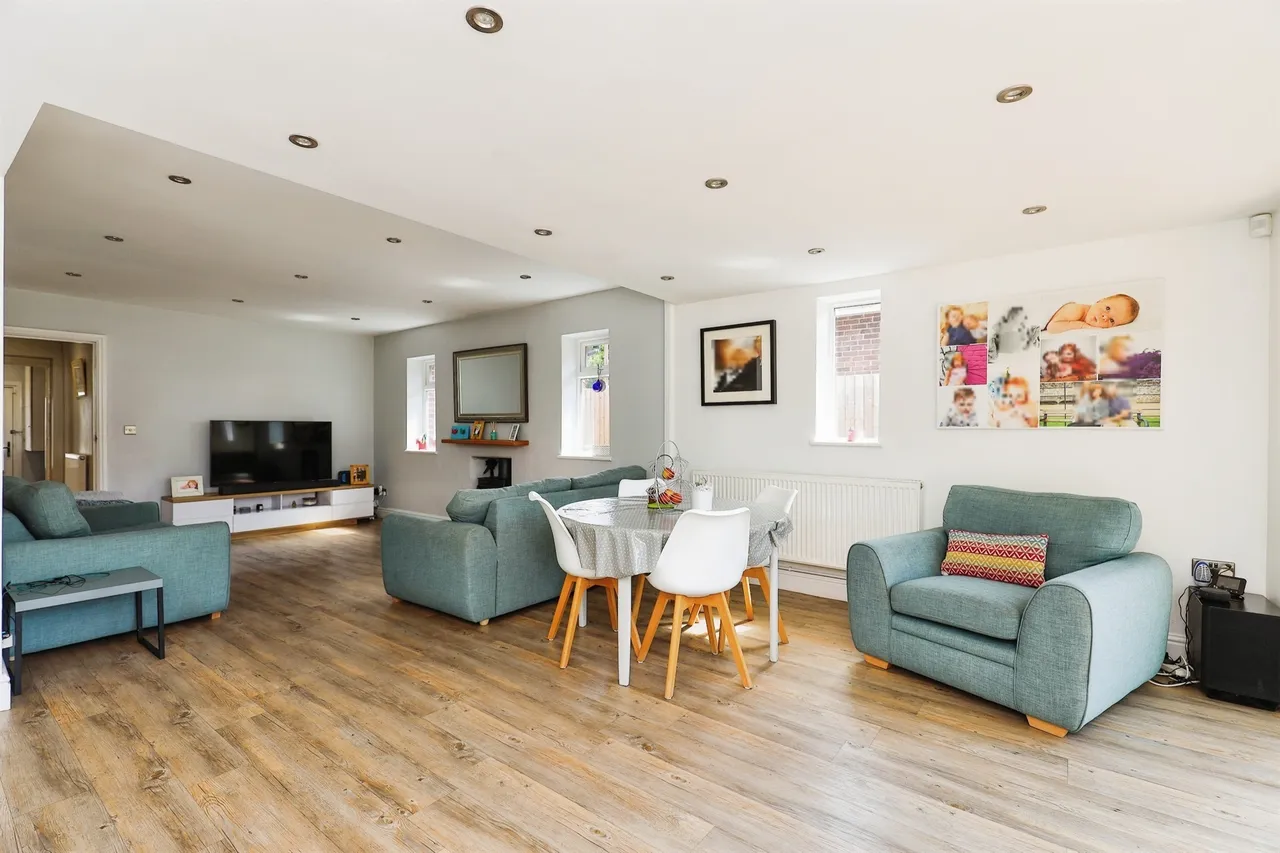 Gwernrhuddi Road, Cardiff, CF23, photo 9