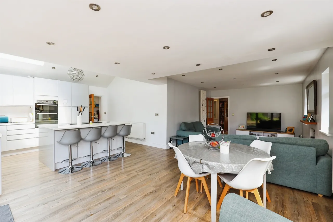 Gwernrhuddi Road, Cardiff, CF23, photo 10