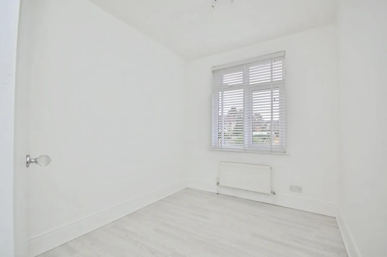Beechmount Grove, Hengrove, Bristol, photo 12