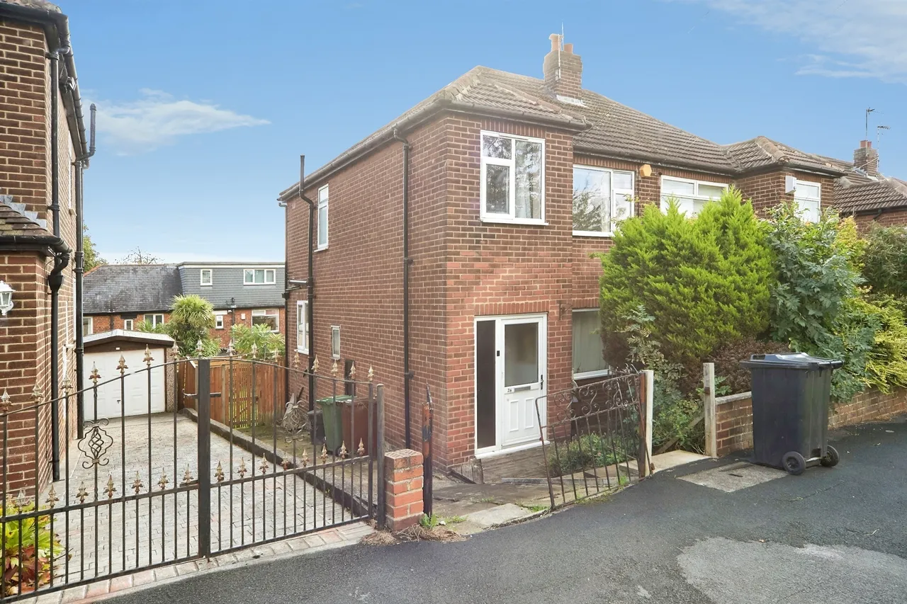 3 bed house for sale — Raynville Avenue, Leeds