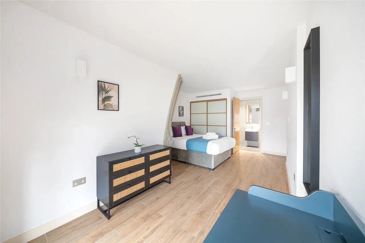 St Georges Apartments, 368 High Street, Brentford, TW8, photo 5