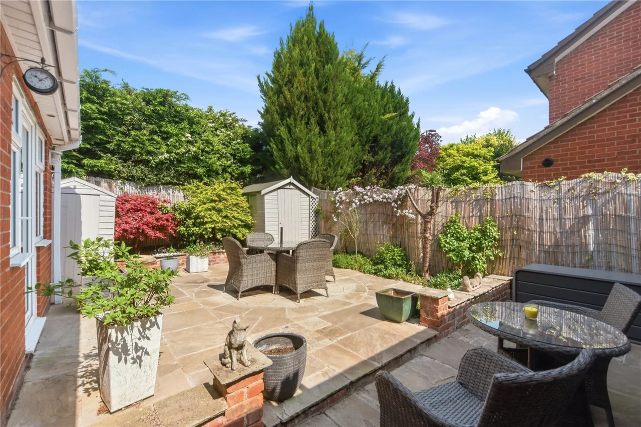 Winston Close, Stratford-upon-Avon, Warwickshire, CV37, photo 4