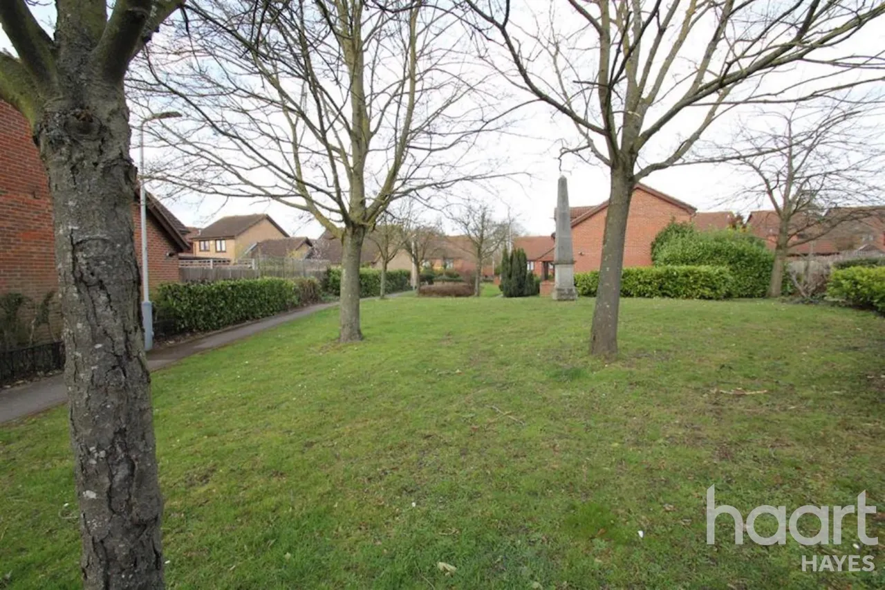 Rodmell Close, UB4, photo 9