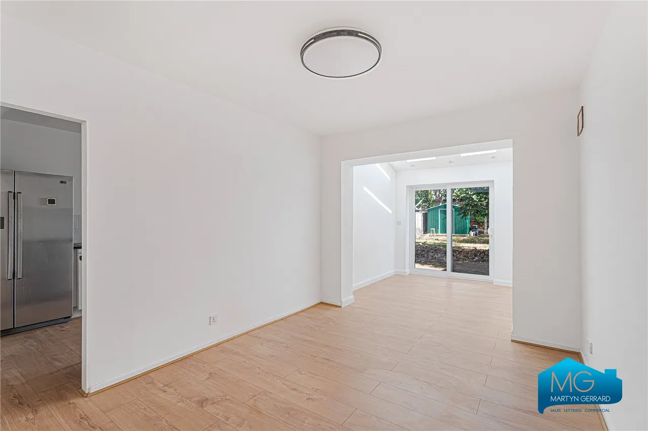 Norbury Grove, Mill Hill, NW7, photo 12