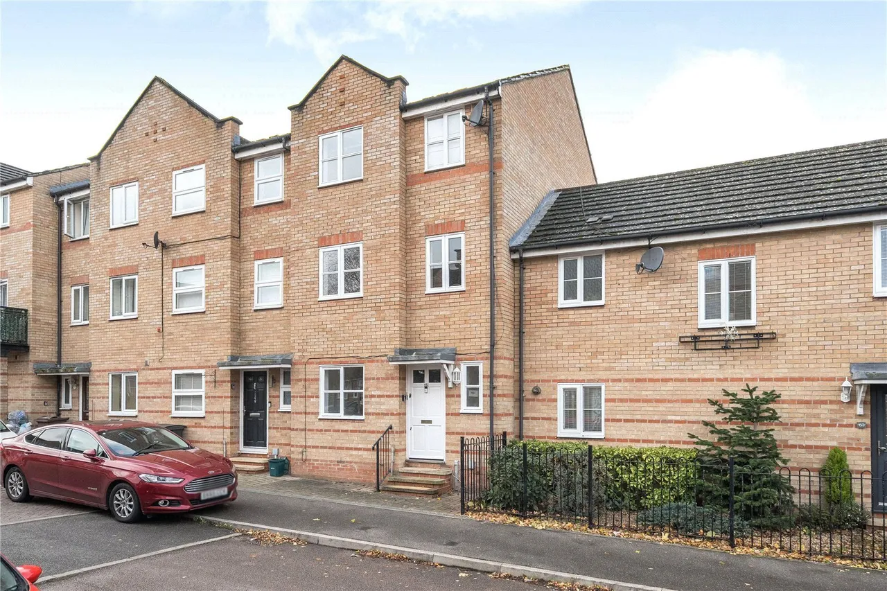 4 bed house for sale — Parkinson Drive, Chelmsford, Essex, CM1
