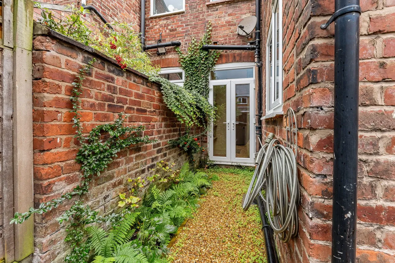 Fernleigh Avenue, Manchester, M19, photo 23