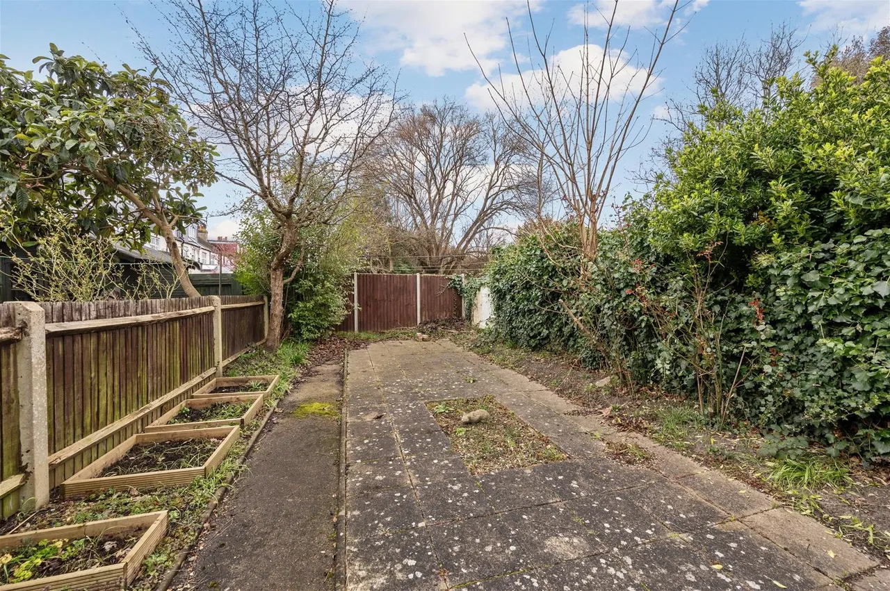 Lower Downs Road, London SW20 8QG, photo 7