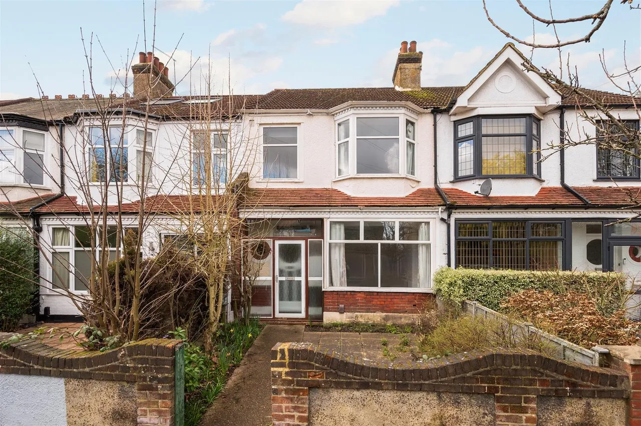 4 bed house to rent — Lower Downs Road, London SW20 8QG