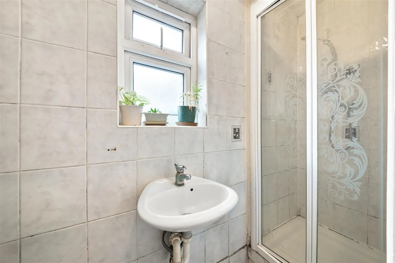Richmond Crescent, Slough, photo 9