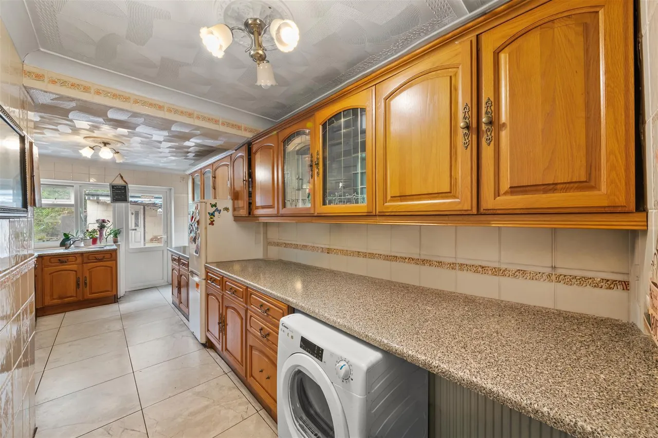 Richmond Crescent, Slough, photo 8