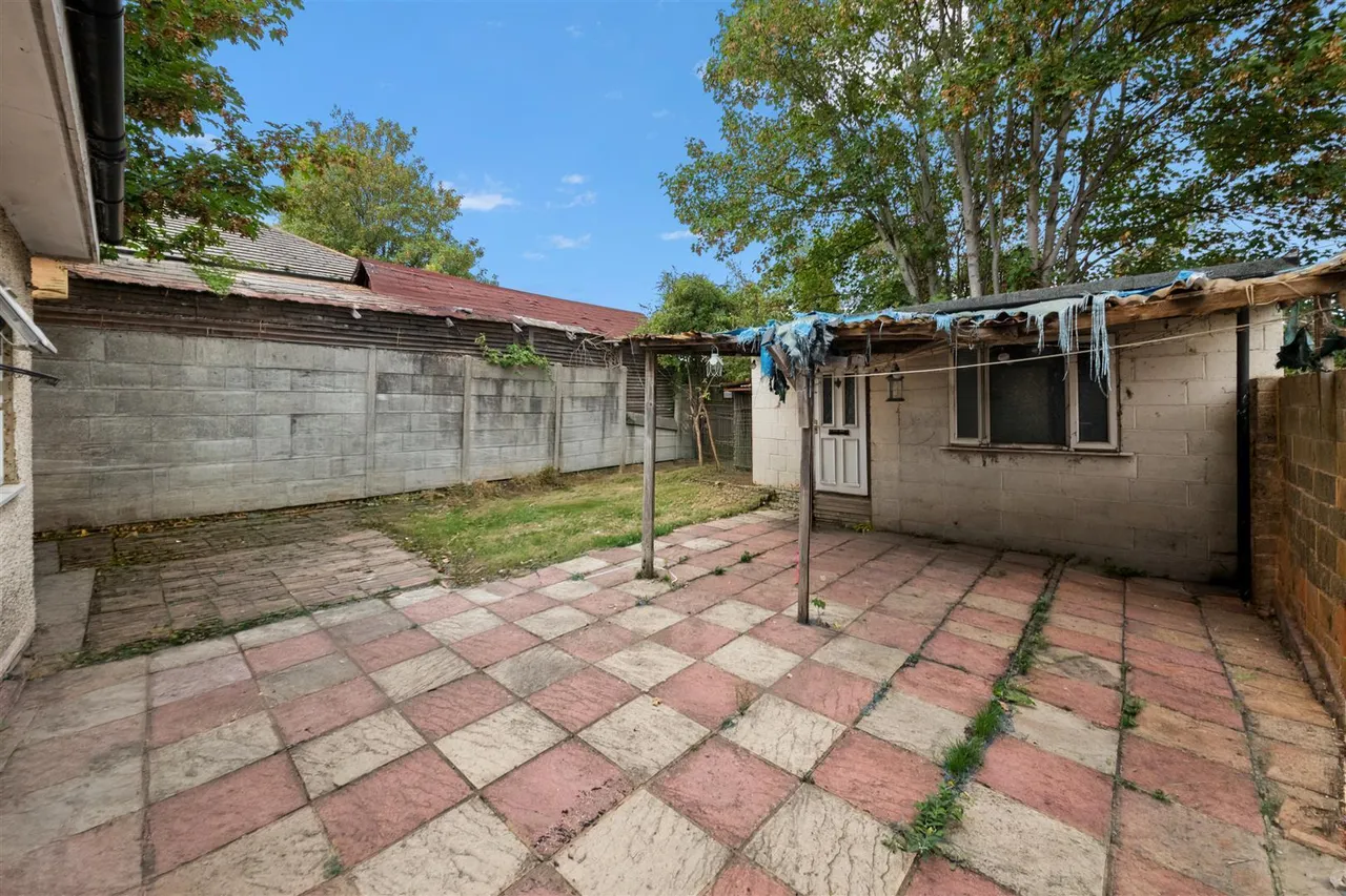 Richmond Crescent, Slough, photo 14