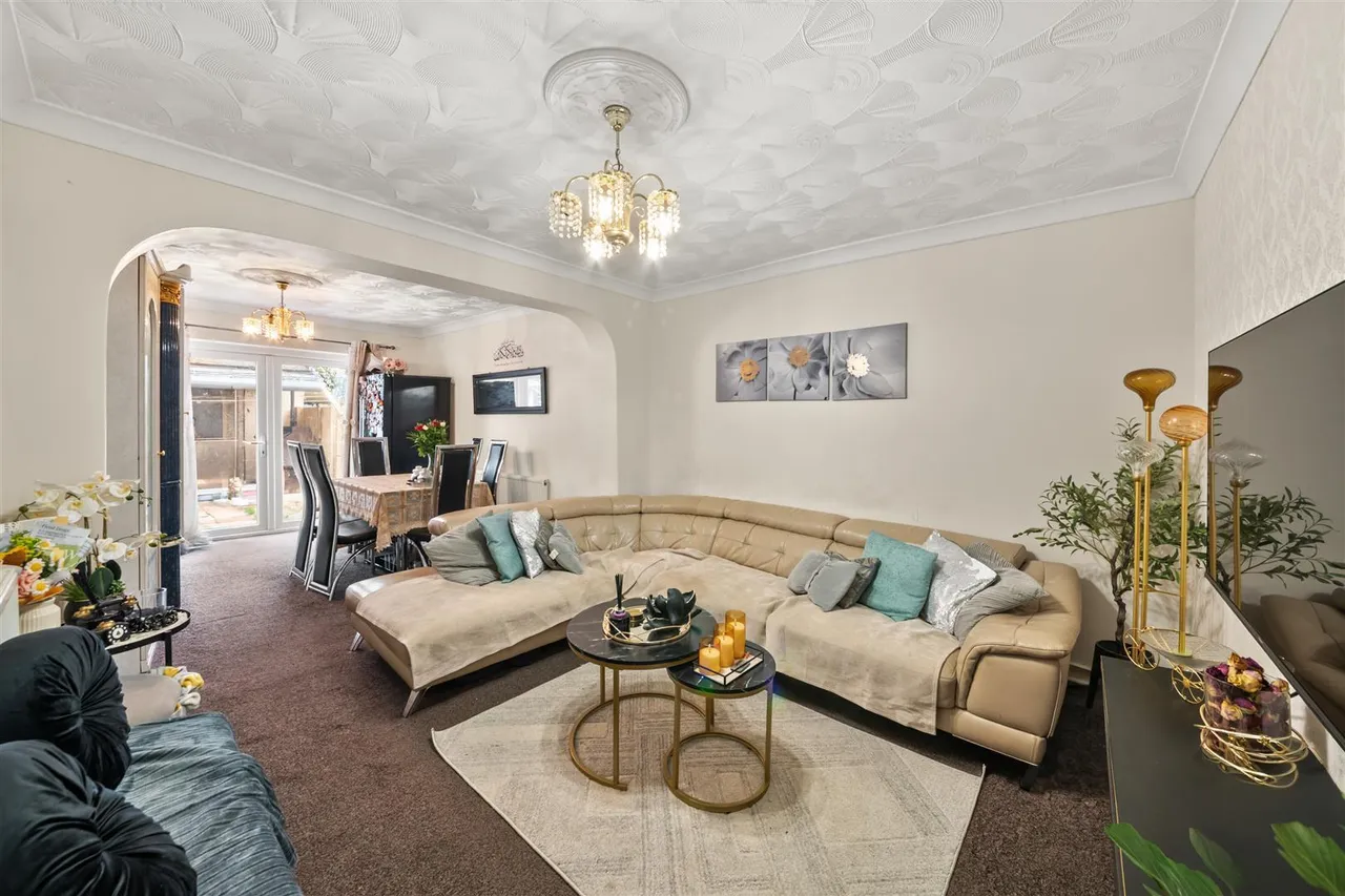 Richmond Crescent, Slough, photo 4