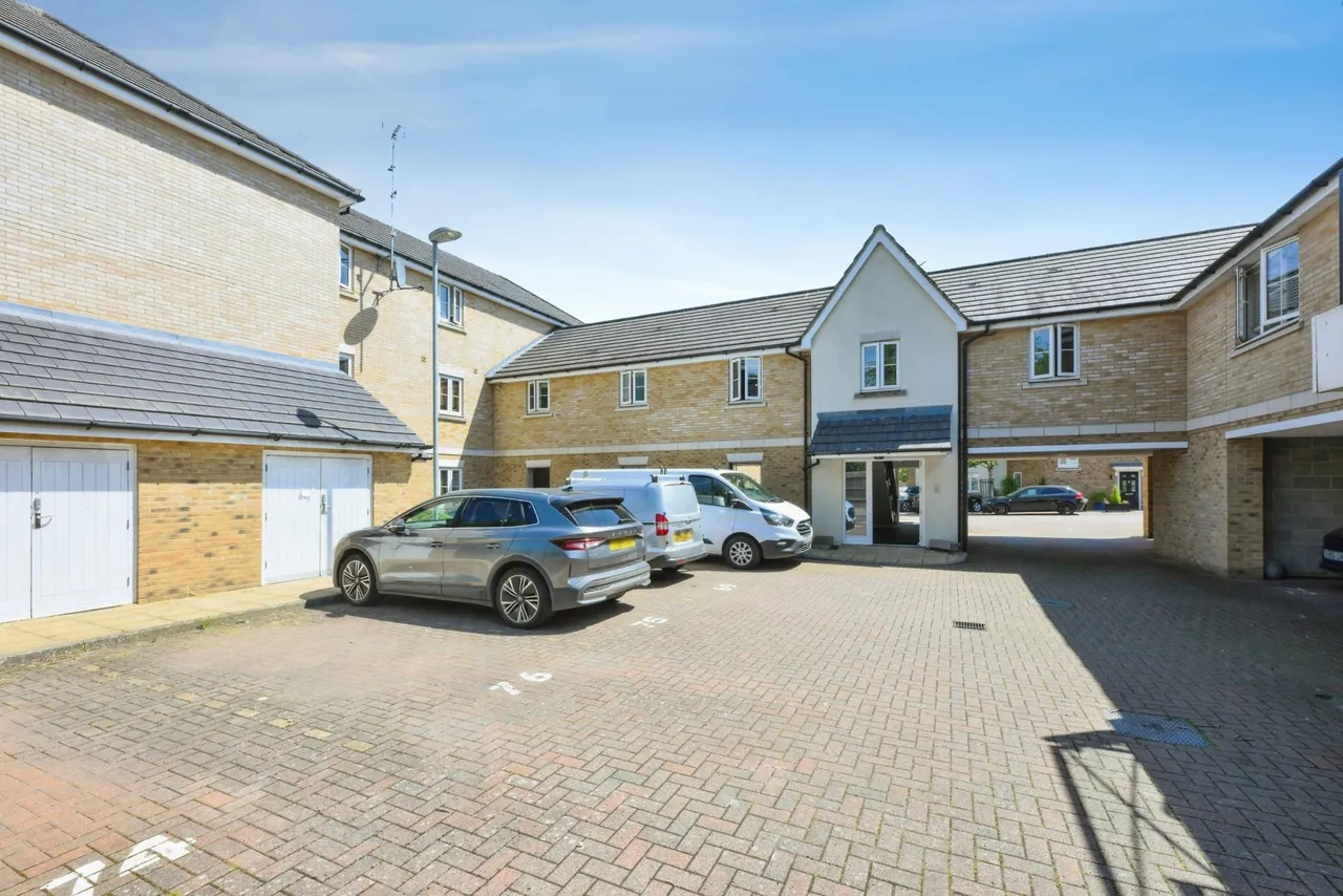 Blenheim Square, Epping, CM16, photo 15