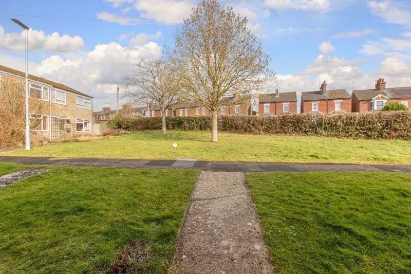 Sutton Close, Tring, Hertfordshire, HP23 5HD, photo 10