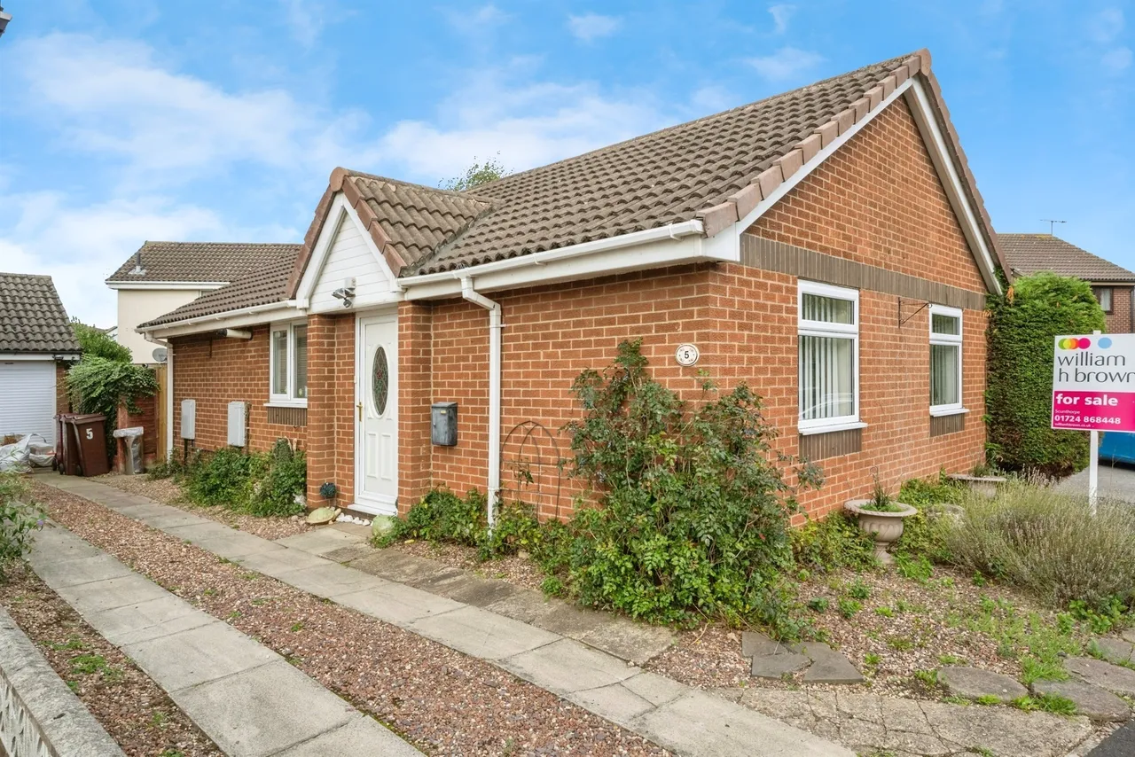 2 bed house for sale — Heron Close, Scunthorpe
