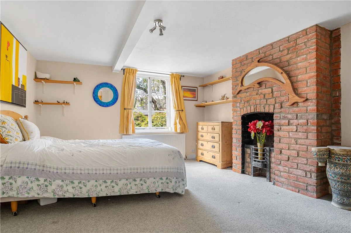 Wellington Place, High Street, SN8, photo 11
