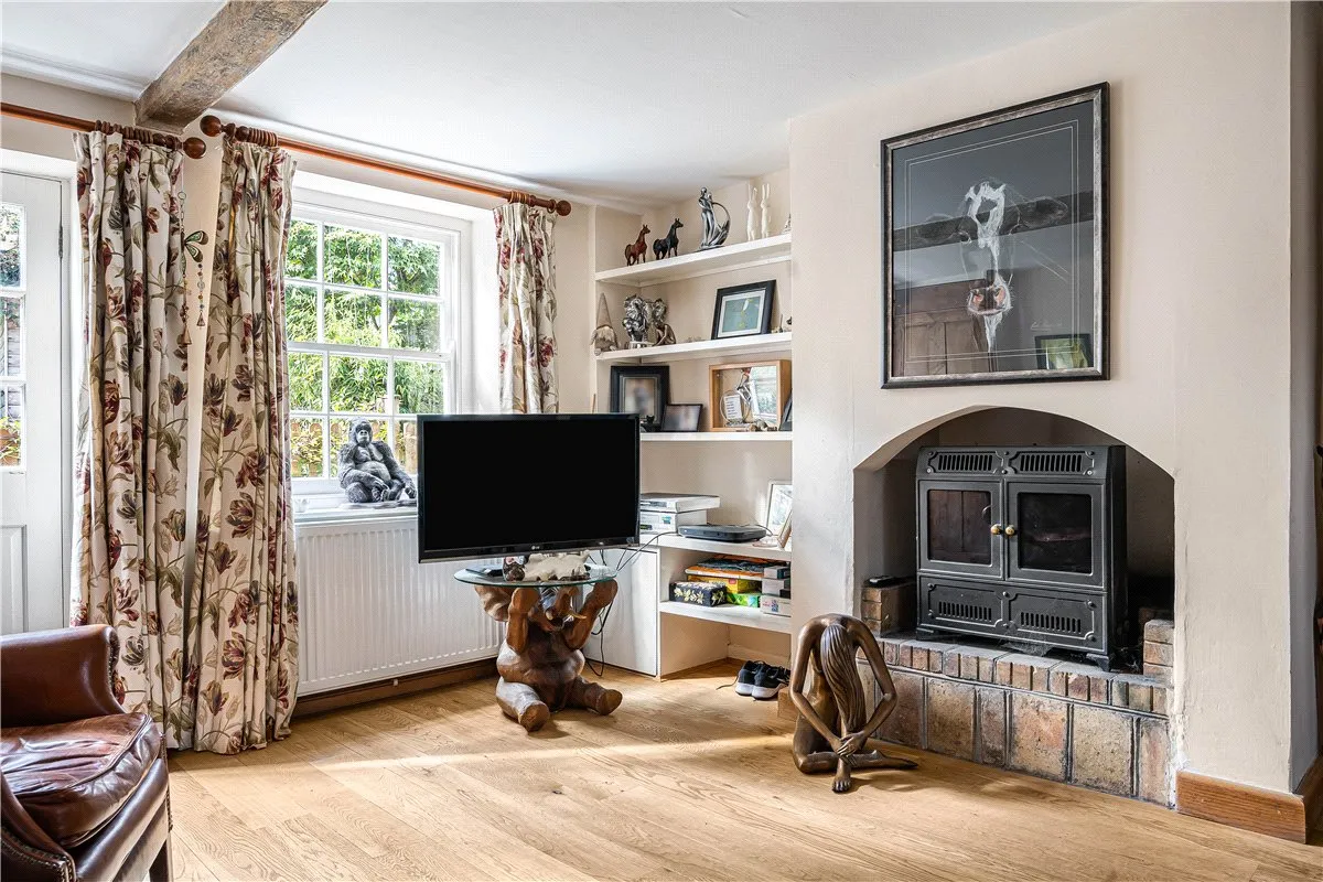 Wellington Place, High Street, SN8, photo 5