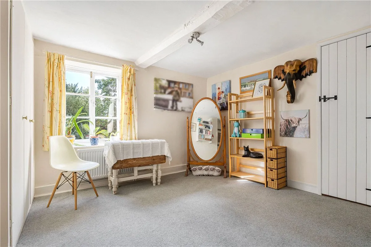 Wellington Place, High Street, SN8, photo 13