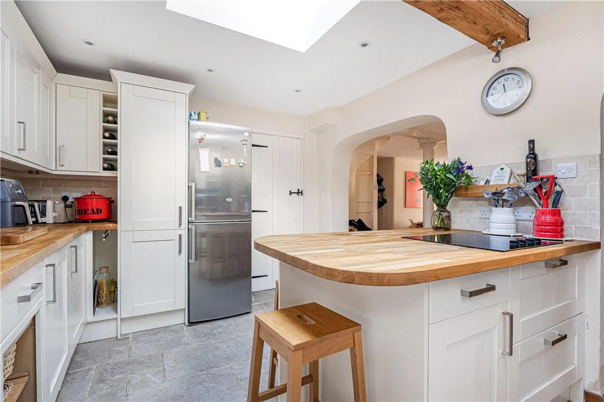 Wellington Place, High Street, SN8, photo 4